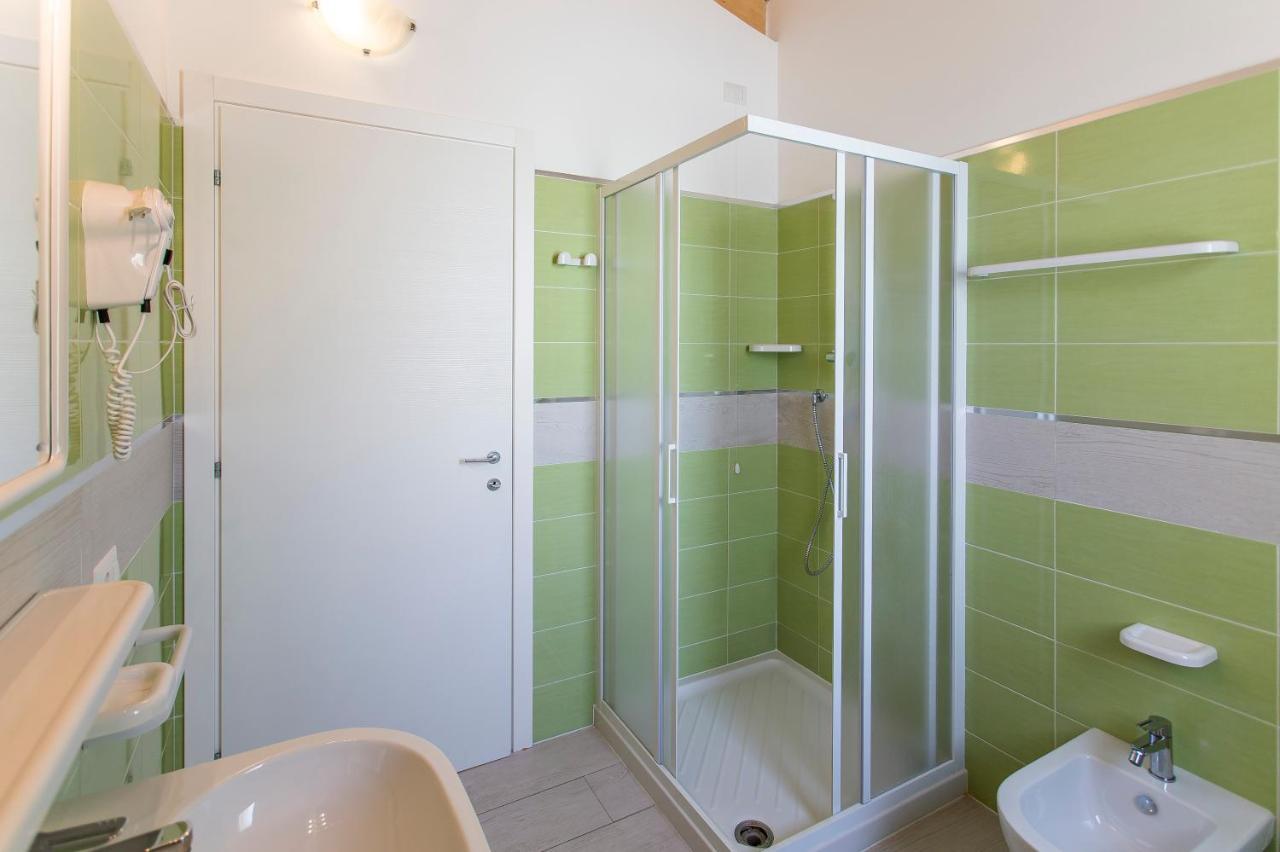 Altanea Apartments Con Piscina Caorle Exterior photo